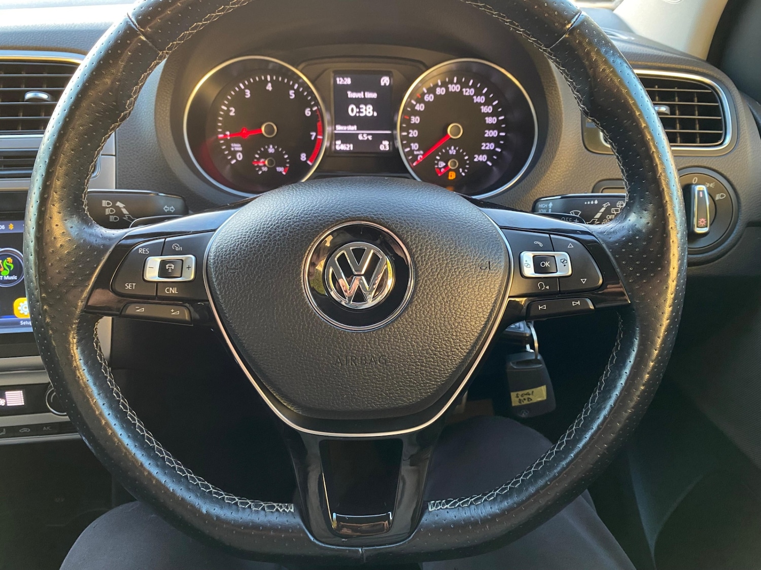 Used Volkswagen Polo 2015 for sale - 77825376: Photo 18