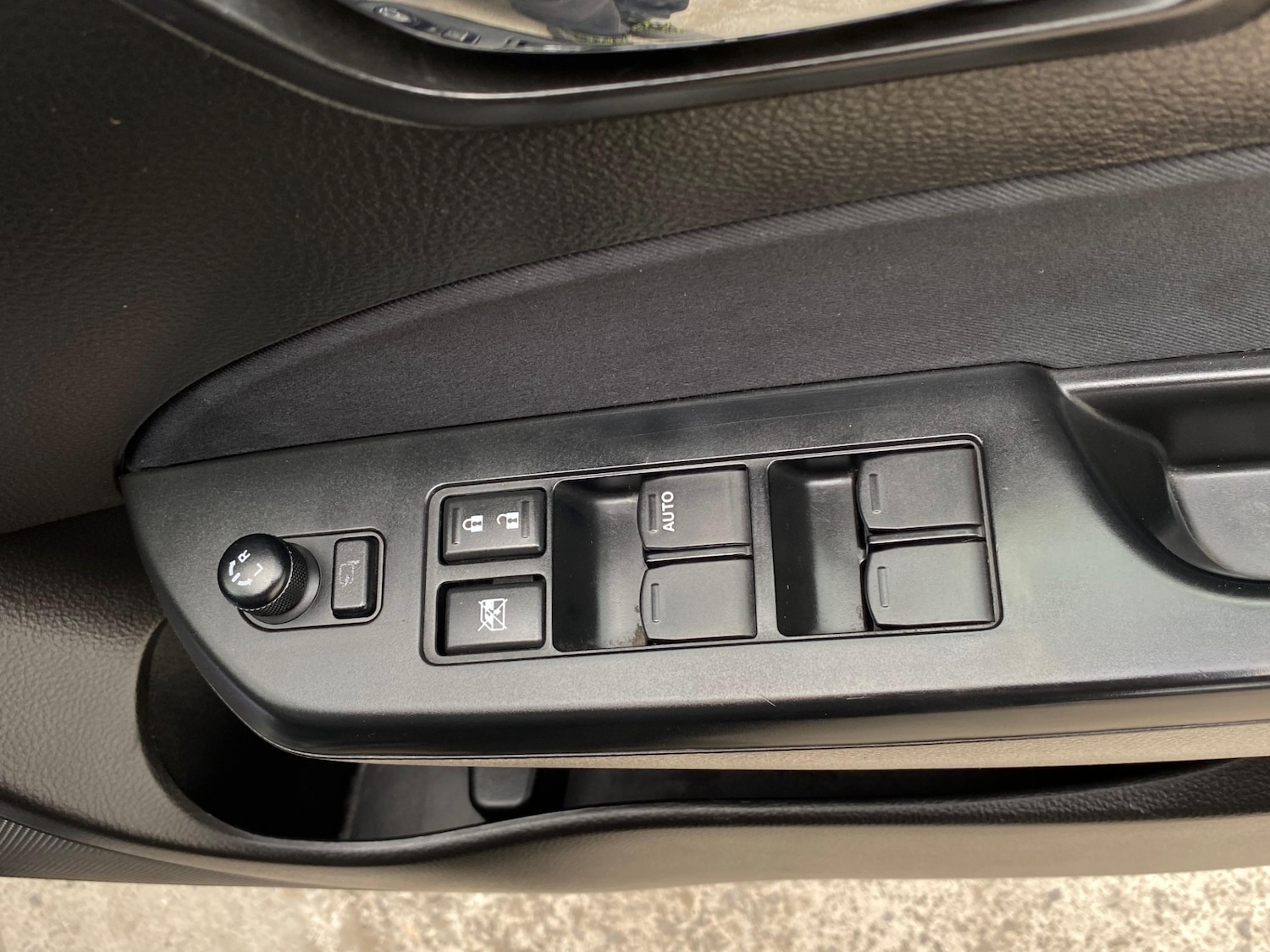 Used Suzuki Swift 2015 for sale - 77893556: Photo 23