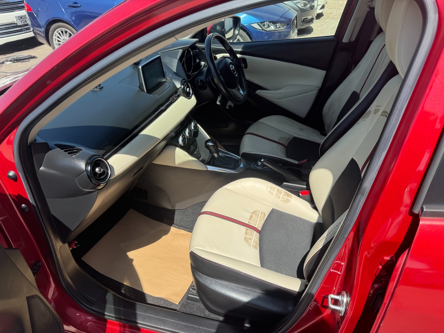 Used Mazda Demio 2015 for sale - 76647109: Photo 32