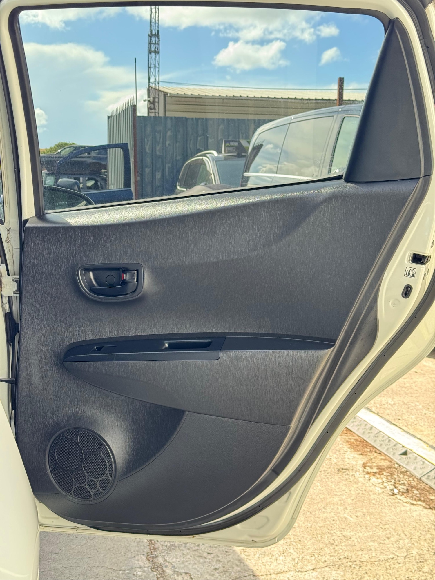 Used Toyota Vitz 2025 for sale - 76476025: Photo 26