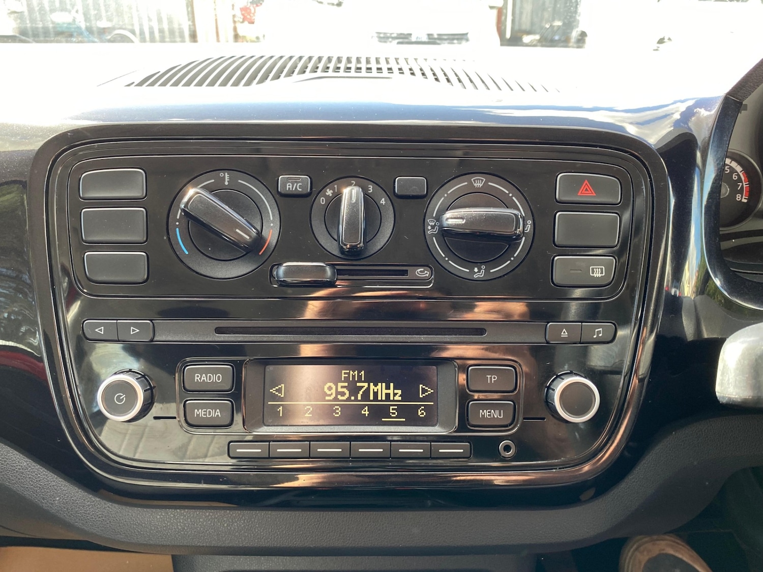 Used Volkswagen up! 2013 for sale - 78123289: Photo 20