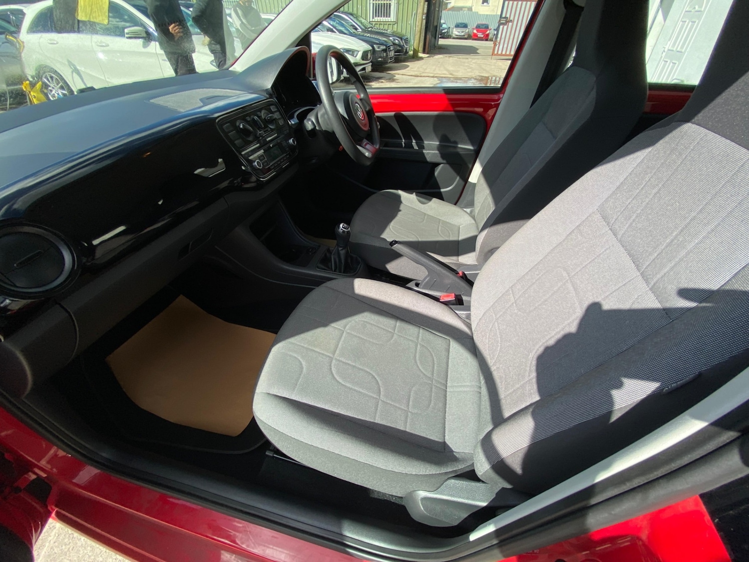 Used Volkswagen up! 2013 for sale - 78123289: Photo 29