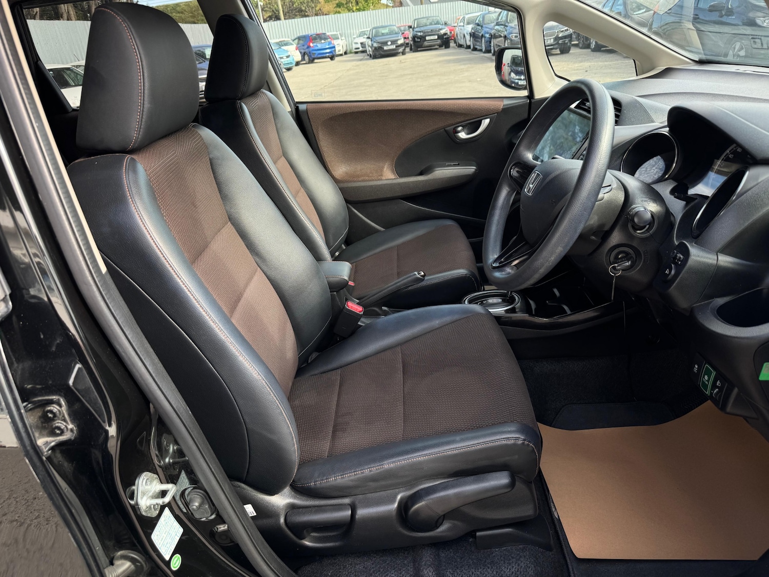 Used Honda Fit 2012 for sale - 76539418: Photo 14