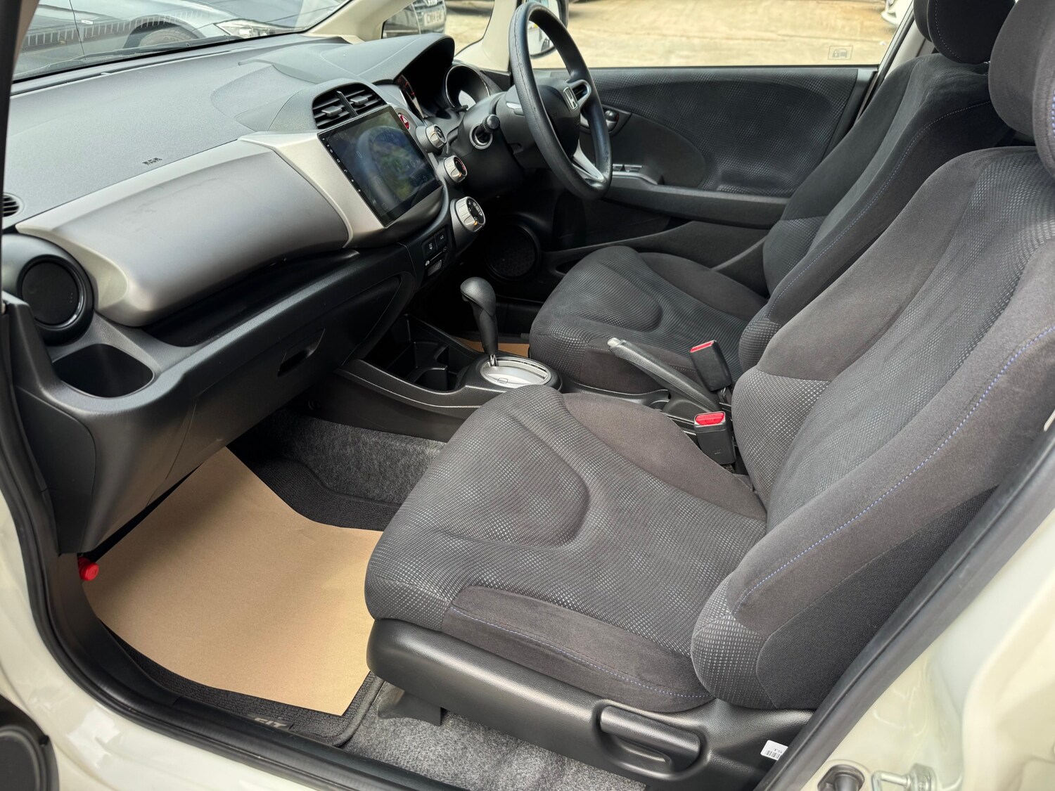 Used Honda Fit 2012 for sale - 76078352: Photo 32
