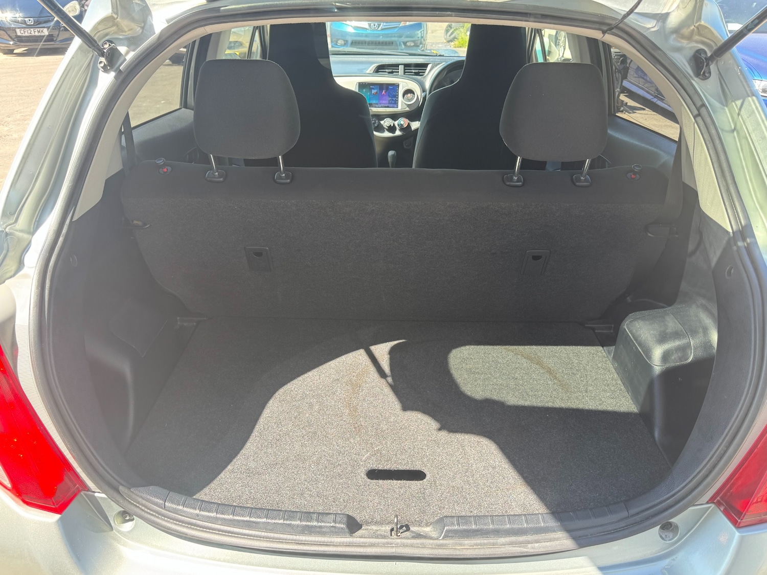 Used Toyota Vitz 2012 for sale - 77031045: Photo 12