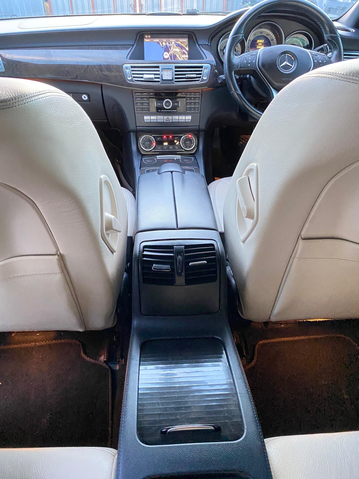 Used Mercedes-Benz CLS 2011 for sale - 76557155: Photo 29