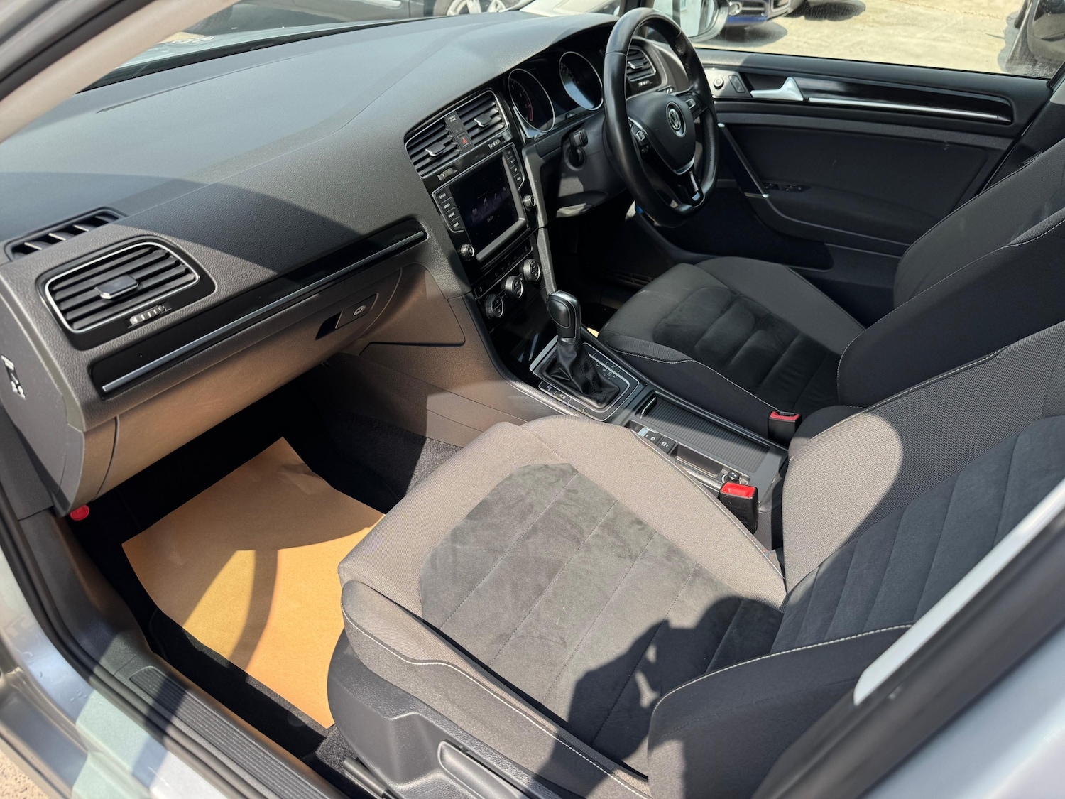 Used Volkswagen Golf 2014 for sale - 76400126: Photo 31