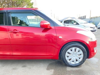Used Suzuki Swift 2012 for sale - 76500501: Photo