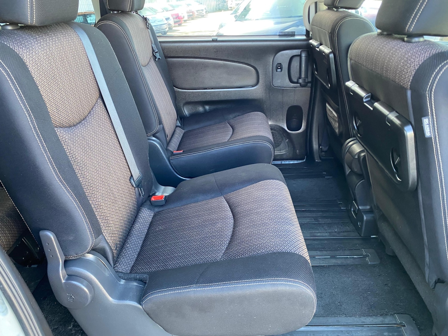 Used Nissan Serena 2015 for sale - 78145607: Photo 15