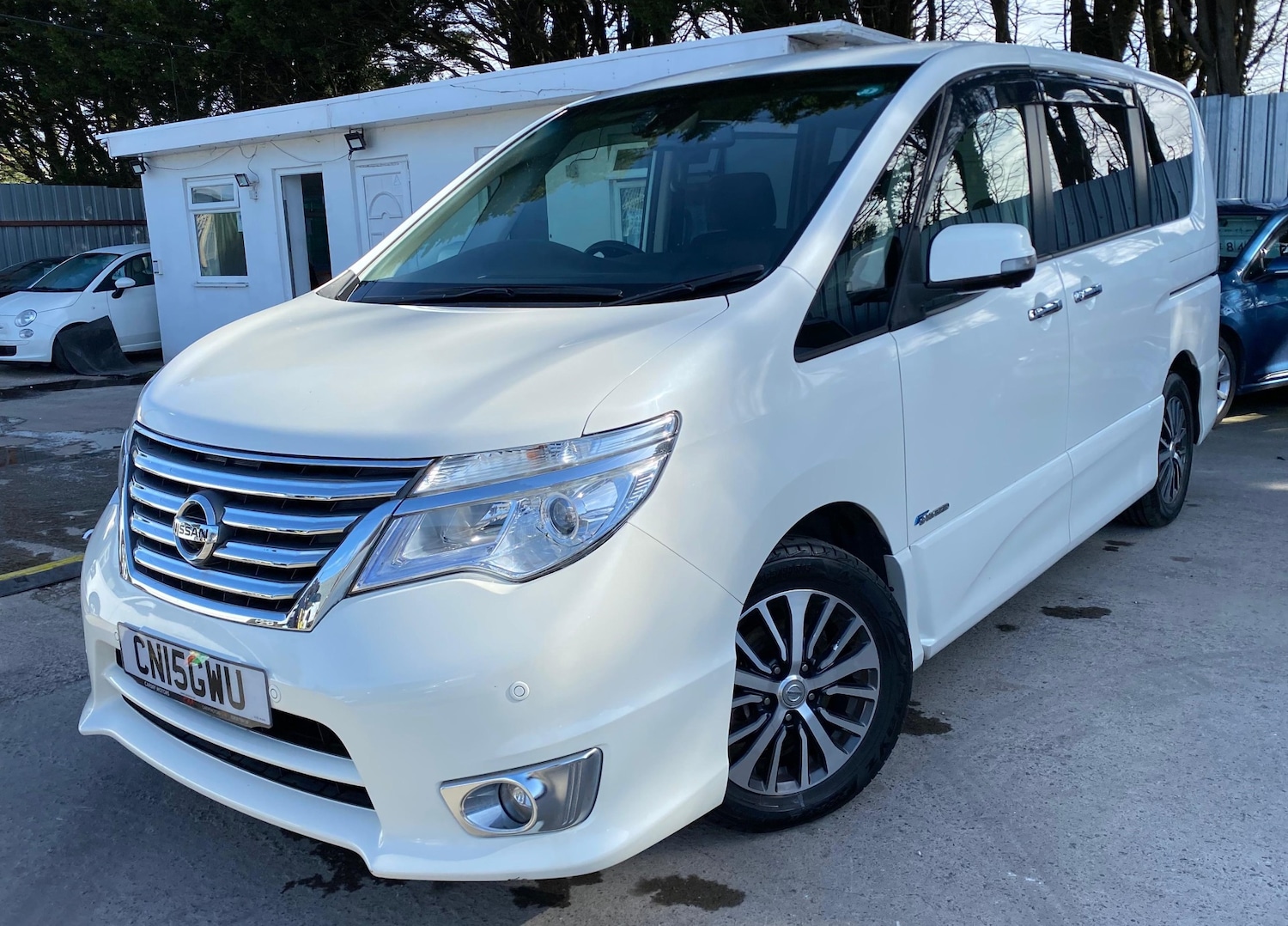 Used Nissan Serena 2015 for sale - 78145607: Photo 2