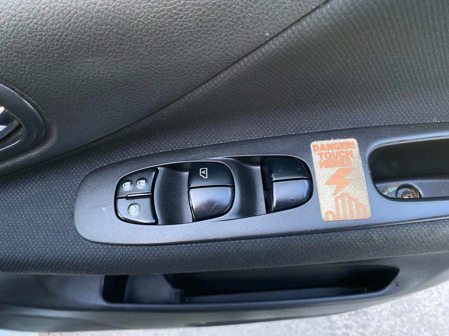 Used Nissan Serena 2015 for sale - 78145607: Photo 24