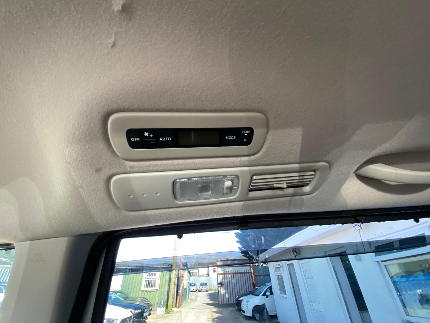 Used Nissan Serena 2015 for sale - 78145607: Photo 33