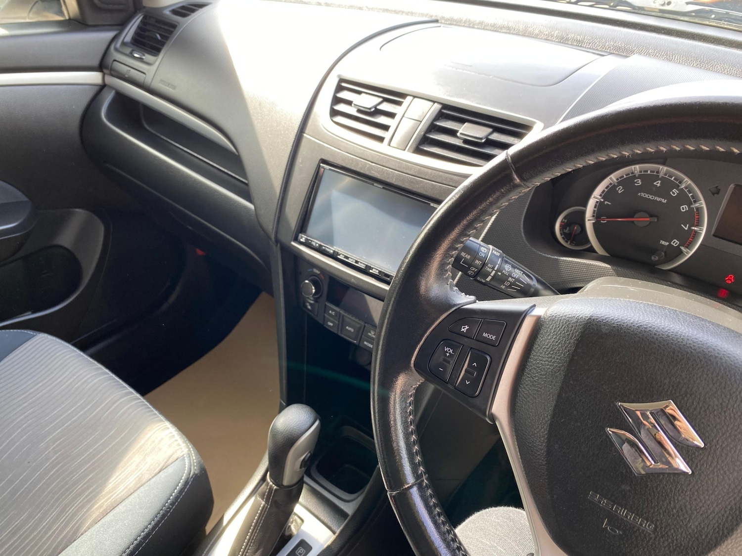 Used Suzuki Swift 2012 for sale - 78087966: Photo 17