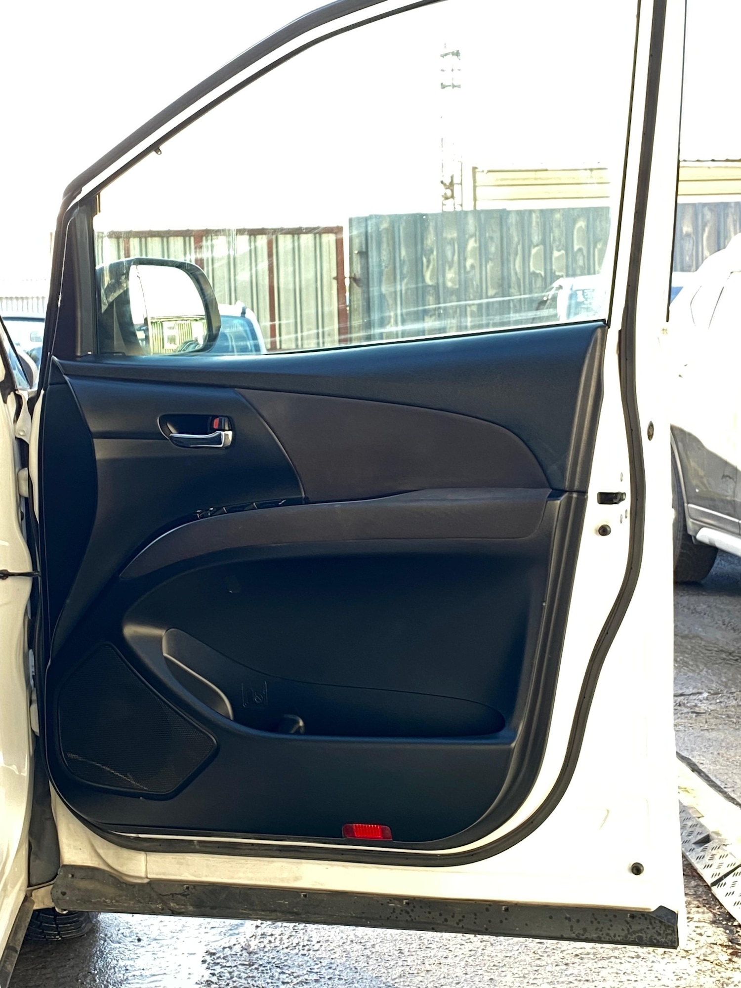 Used Toyota Estima 2013 for sale - 77235996: Photo 25