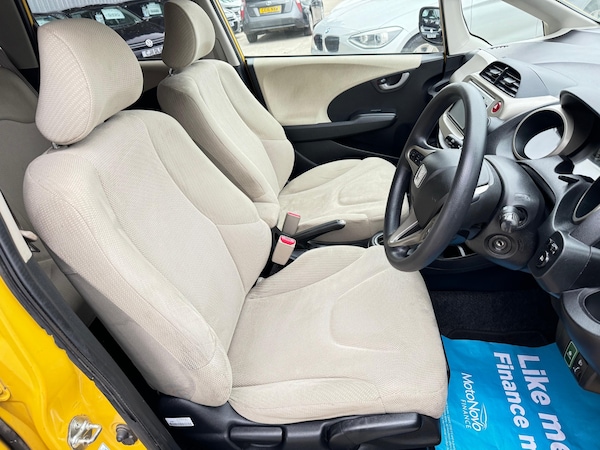 Used Honda Fit 2010 for sale - 76206461: Photo 15