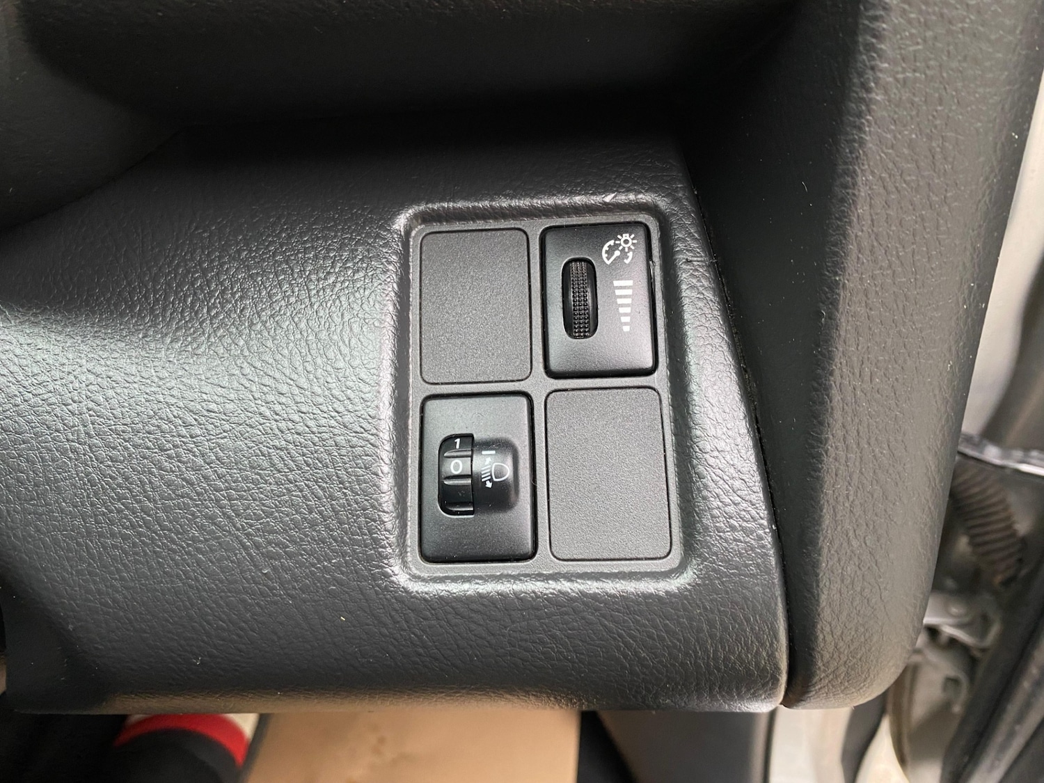 Used Toyota RAV4 2011 for sale - 77064071: Photo 24