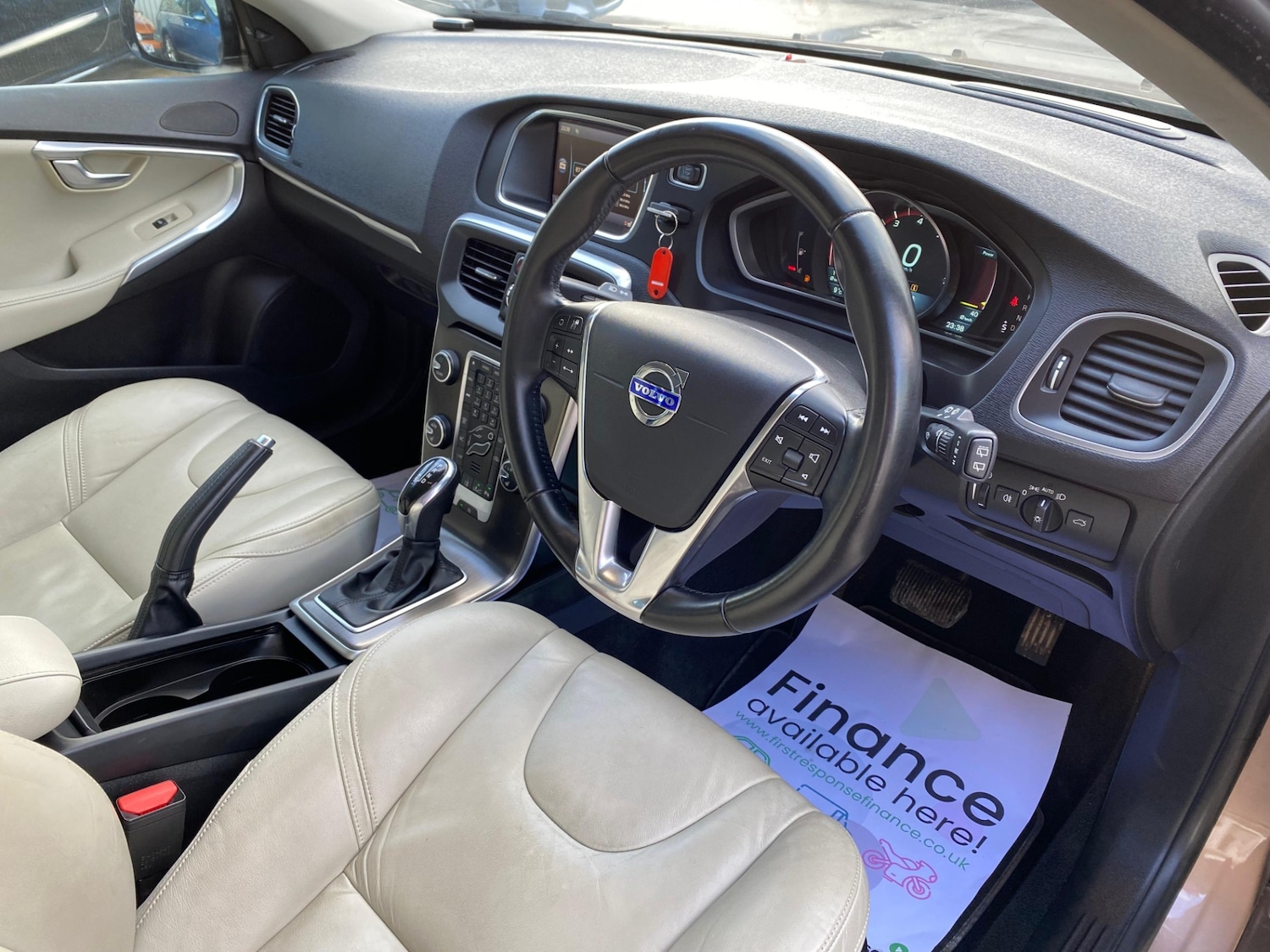 Used Volvo V40 2013 for sale - 78048403: Photo 13