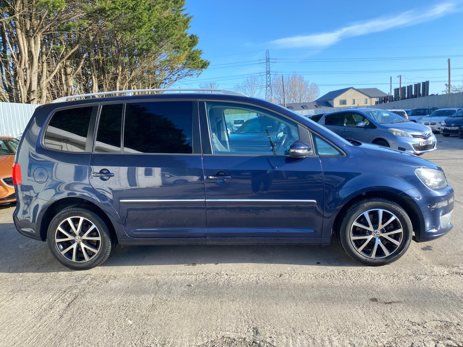 Used Volkswagen Touran 2026 for sale - 78145714: Photo 3