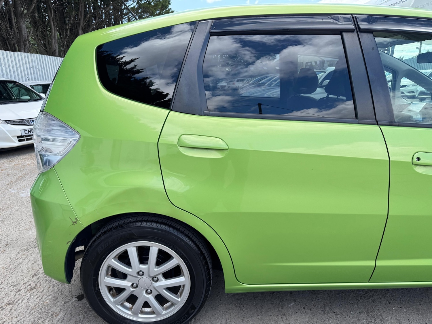 Used Honda Fit 2012 for sale - 76400082: Photo 2