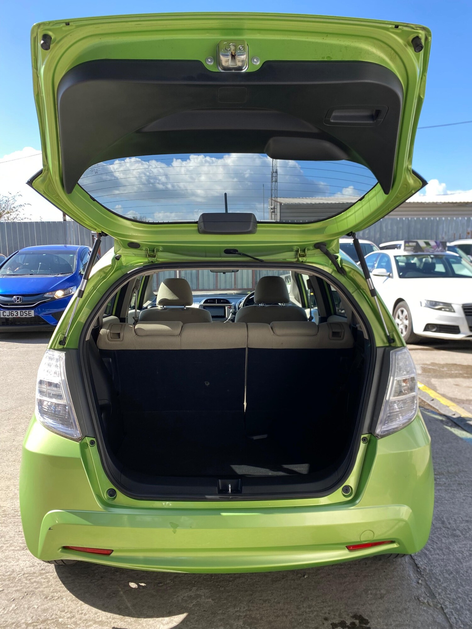 Used Honda Fit 2010 for sale - 78171976: Photo 11