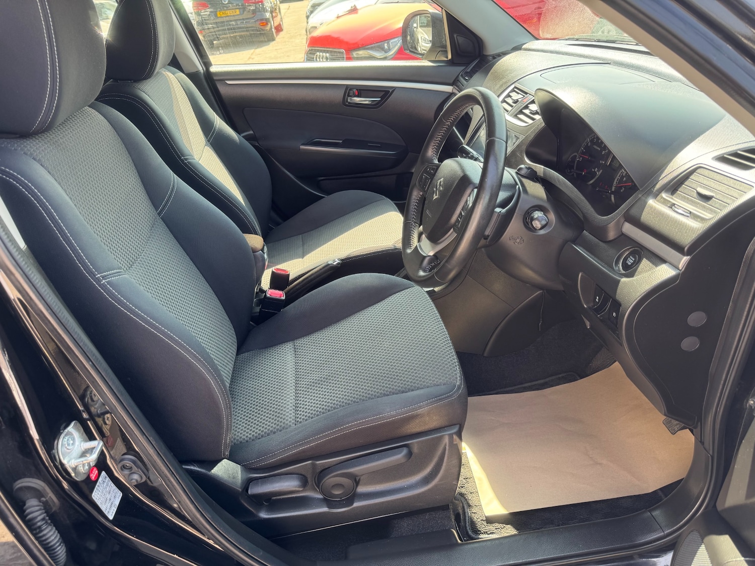 Used Suzuki Swift 2014 for sale - 76064963: Photo 14