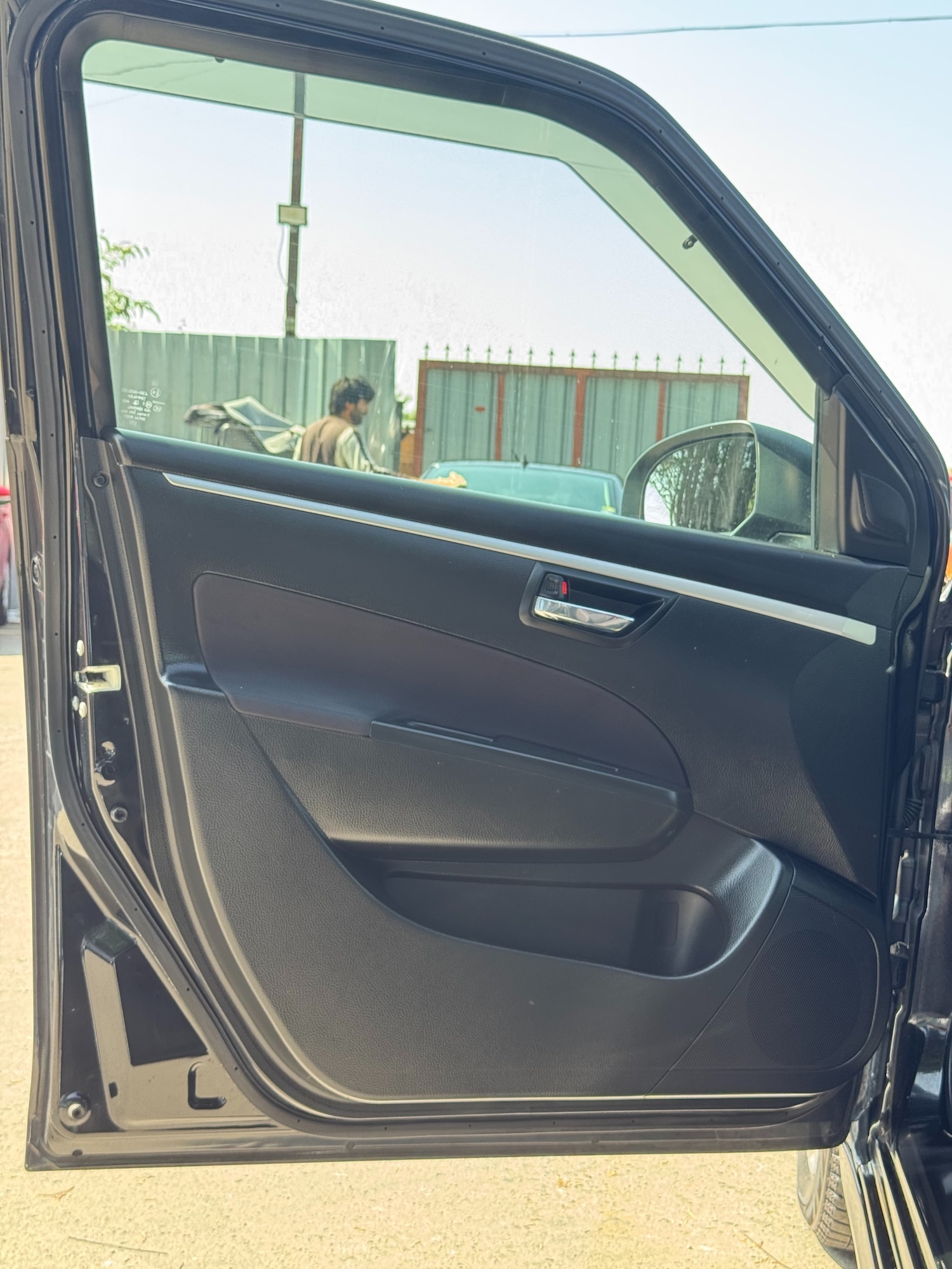 Used Suzuki Swift 2014 for sale - 76064963: Photo 29