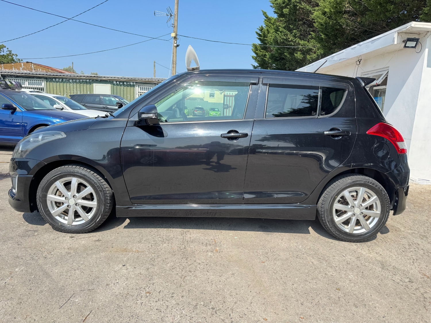 Used Suzuki Swift 2014 for sale - 76064963: Photo 7