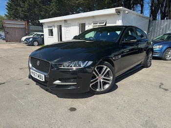 Used Jaguar XE 2017 for sale - 79338548: Photo