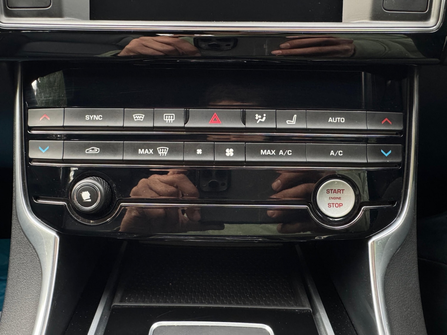 Used Jaguar XE 2015 for sale - 76609300: Photo 21