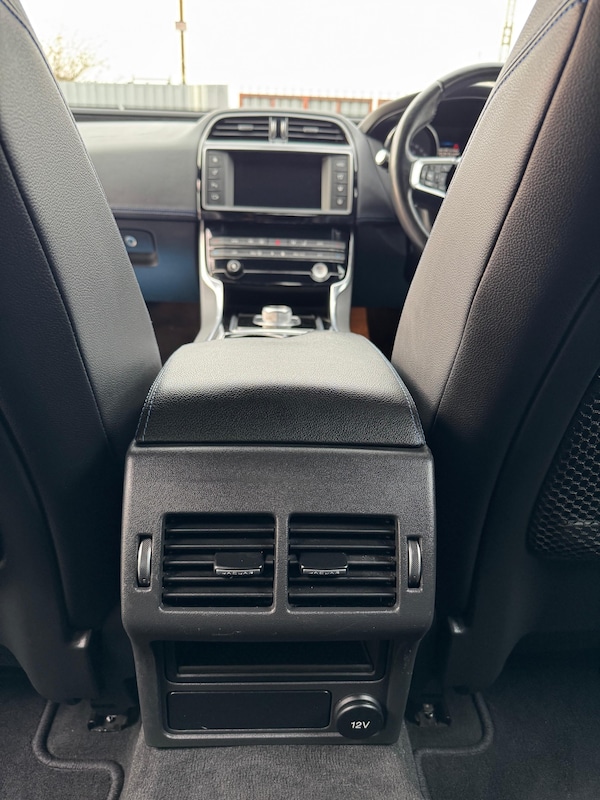 Used Jaguar XE 2015 for sale - 76244795: Photo 31