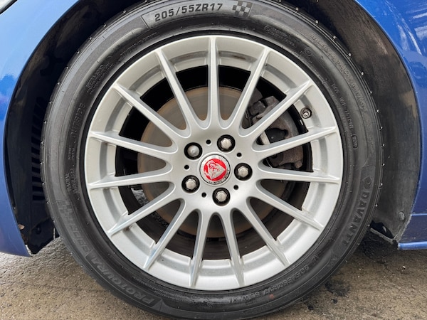 Used Jaguar XE 2015 for sale - 76244795: Photo 33