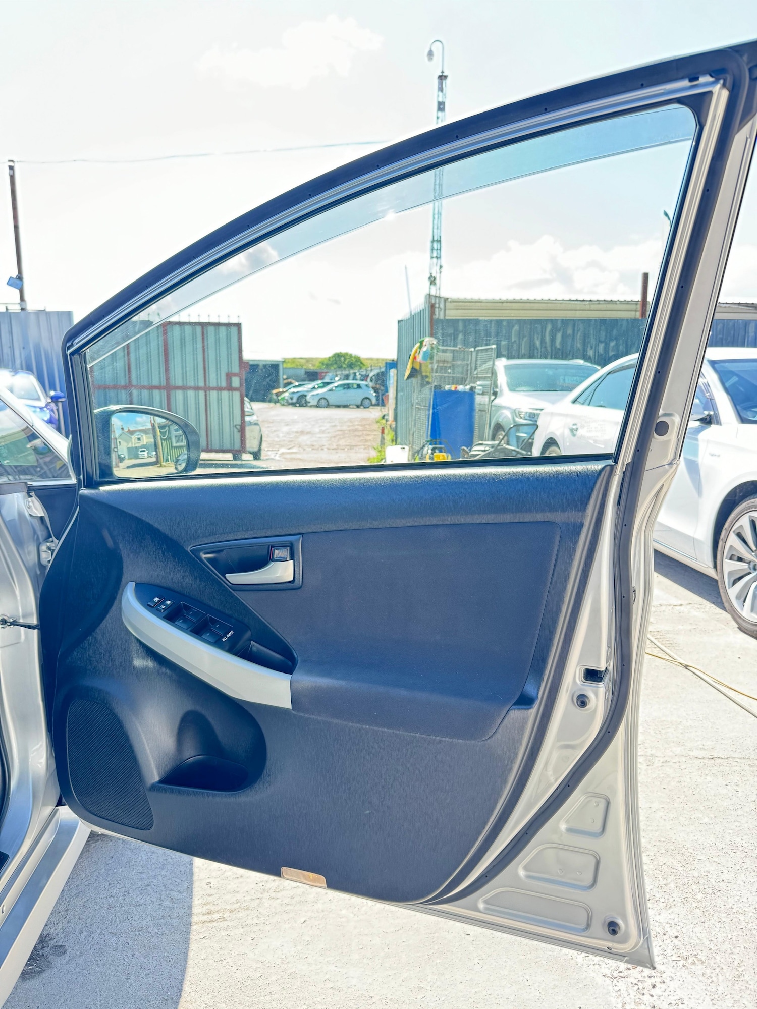 Used Toyota Prius 2012 for sale - 76573821: Photo 26