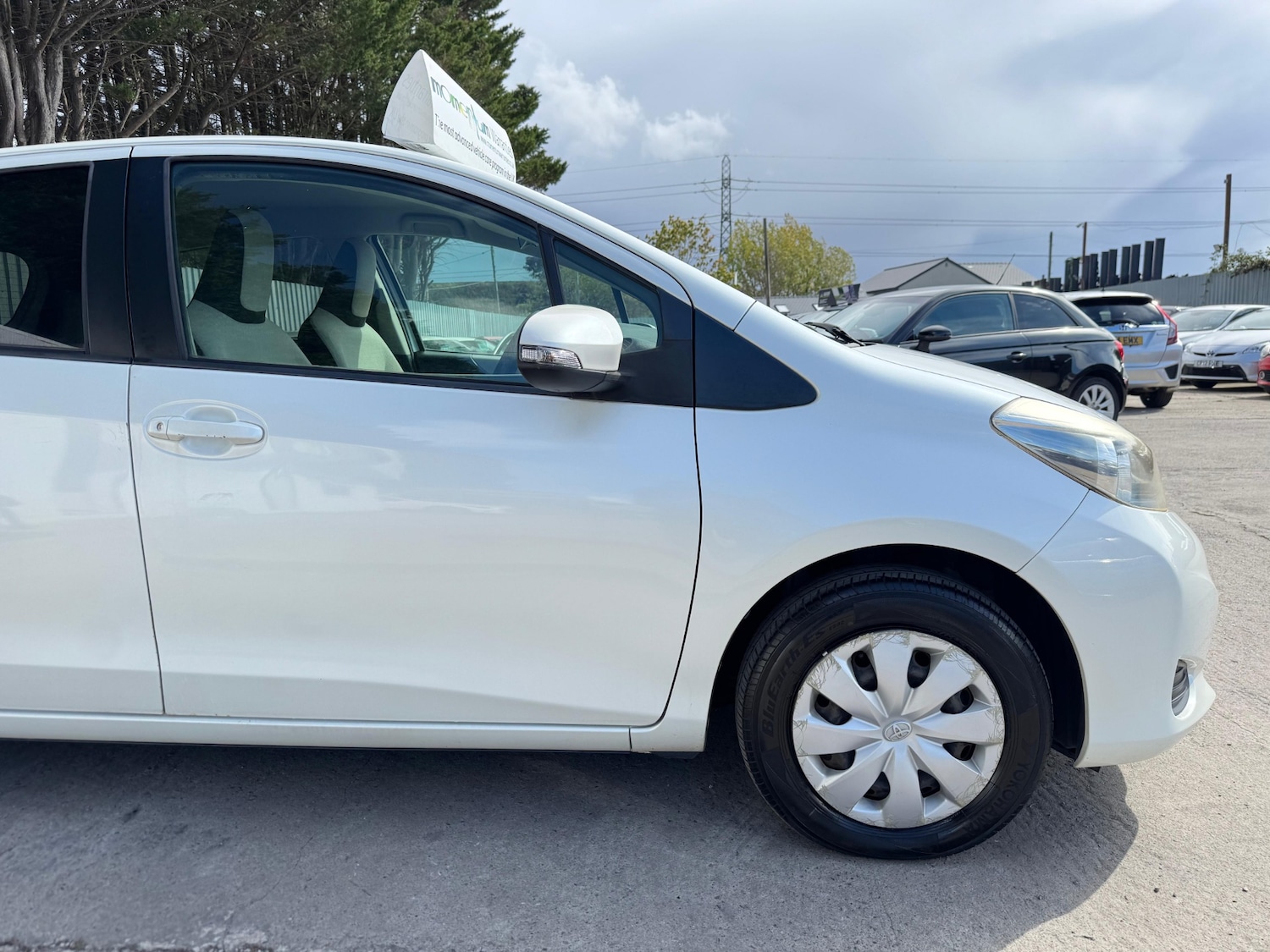 Used Toyota Vitz 2025 for sale - 76381662: Photo 5