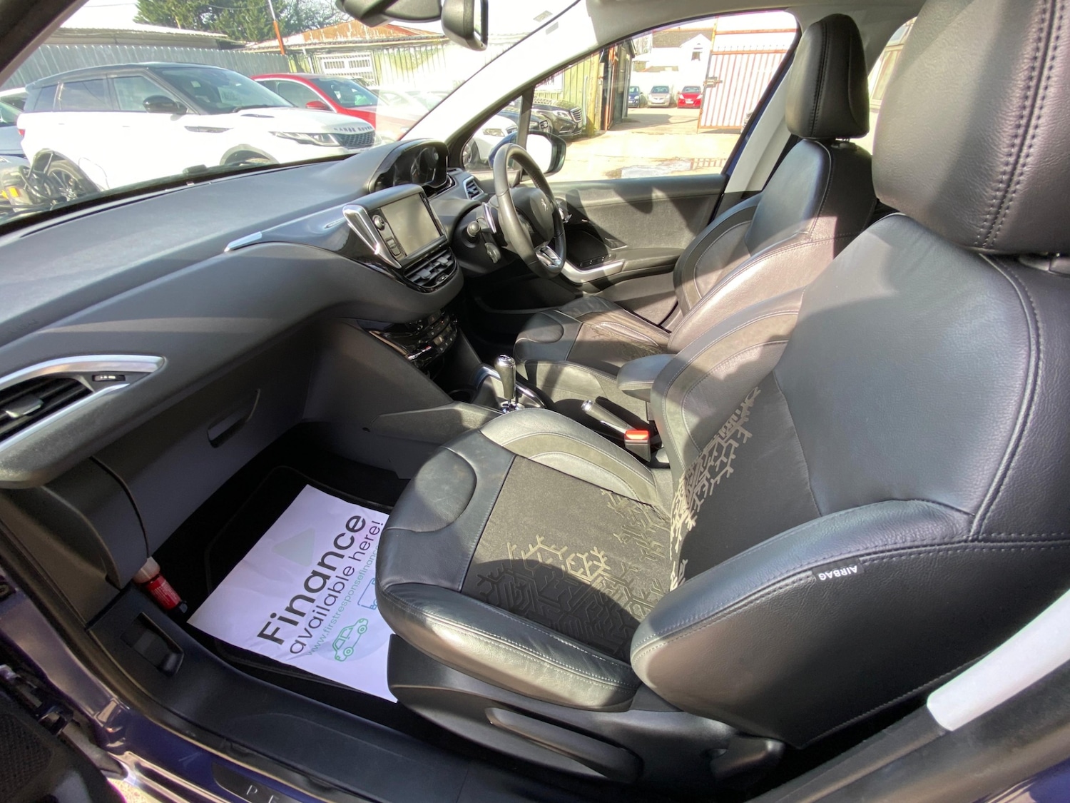 Used Peugeot 208 2015 for sale - 77770308: Photo 32