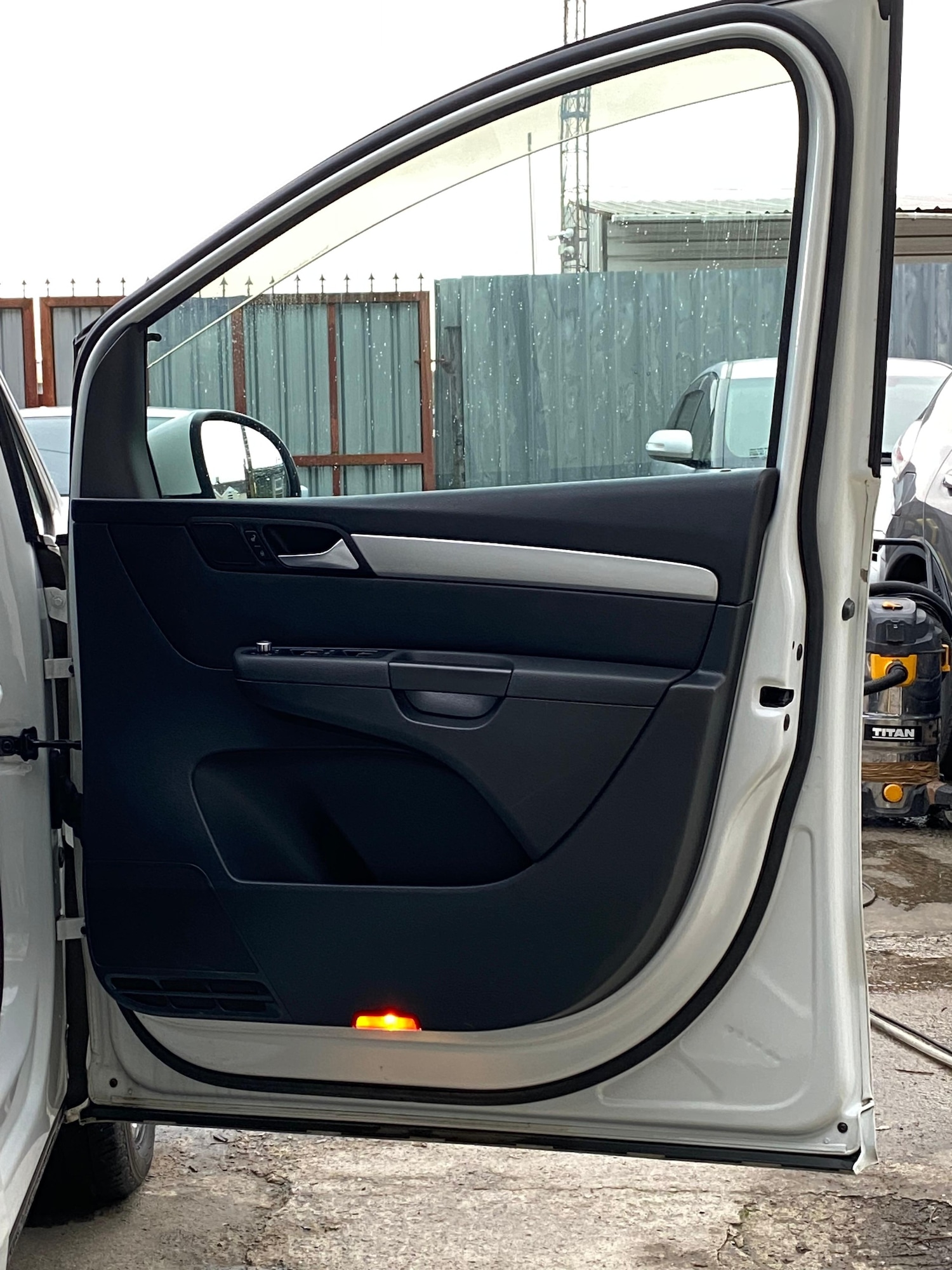 Used Volkswagen Sharan 2014 for sale - 77336352: Photo 39