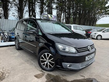 Used Volkswagen Touran 2011 for sale - 79159945: Photo