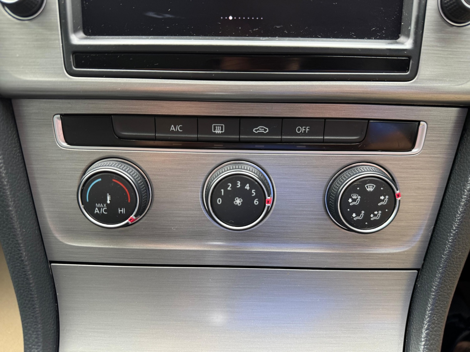 Used Volkswagen Golf 2014 for sale - 76101843: Photo 21