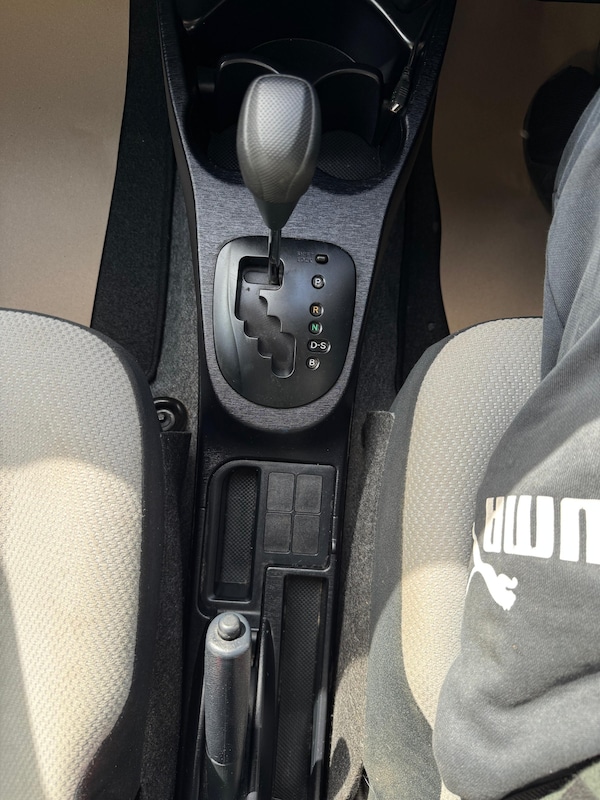 Used Toyota Vitz 2011 for sale - 76275073: Photo 21
