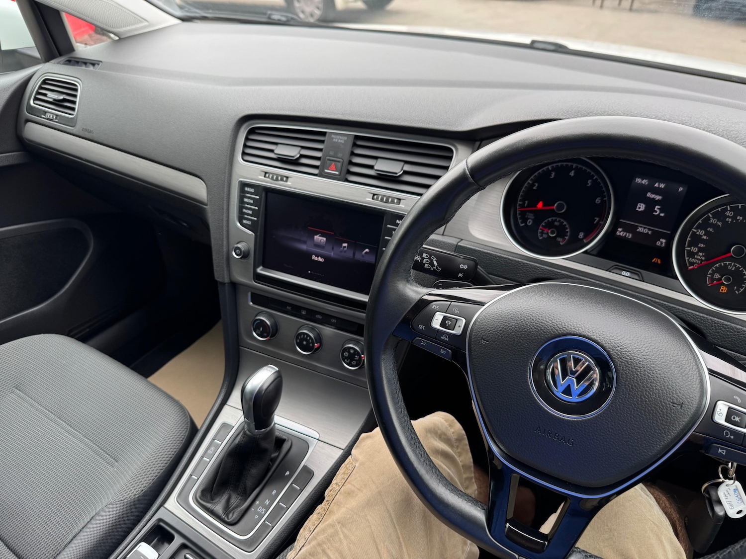 Used Volkswagen Golf 2014 for sale - 77672057: Photo 17