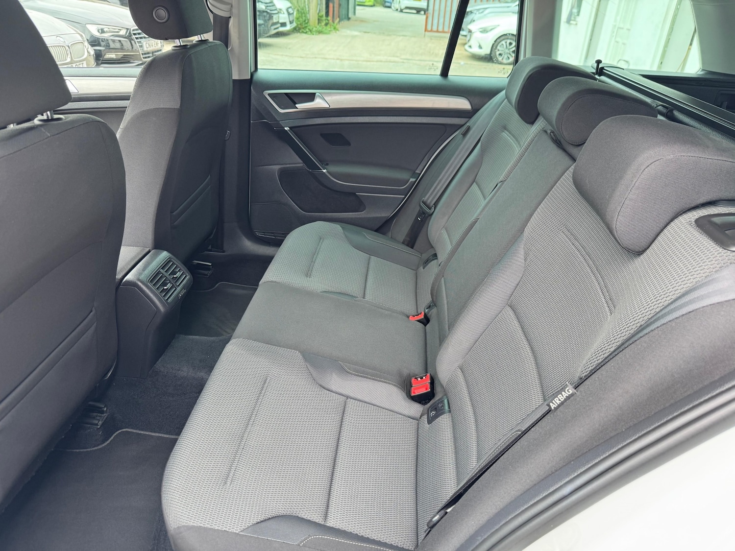 Used Volkswagen Golf 2014 for sale - 77672057: Photo 29