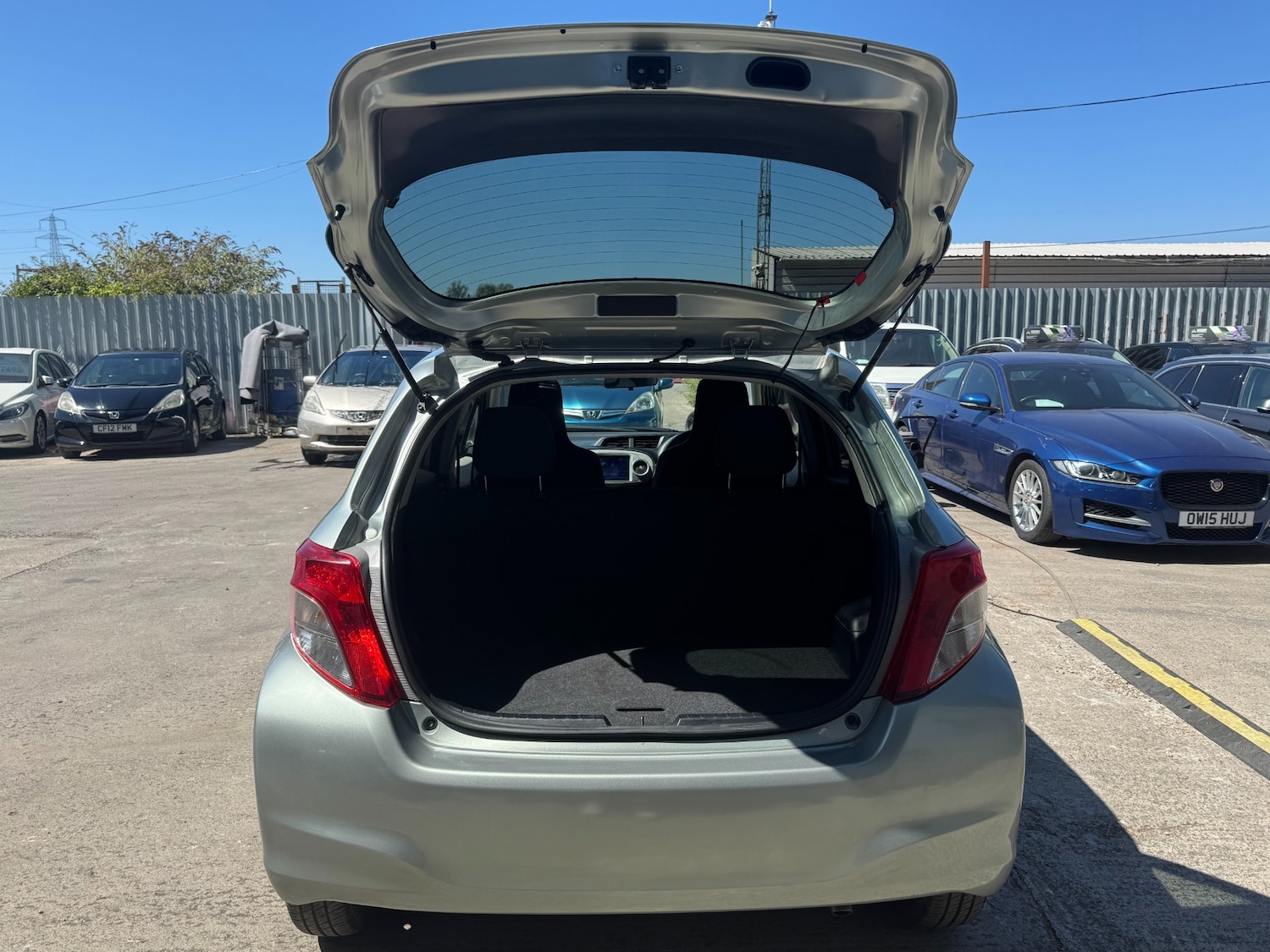 Used Toyota Vitz 2025 for sale - 76928102: Photo 11