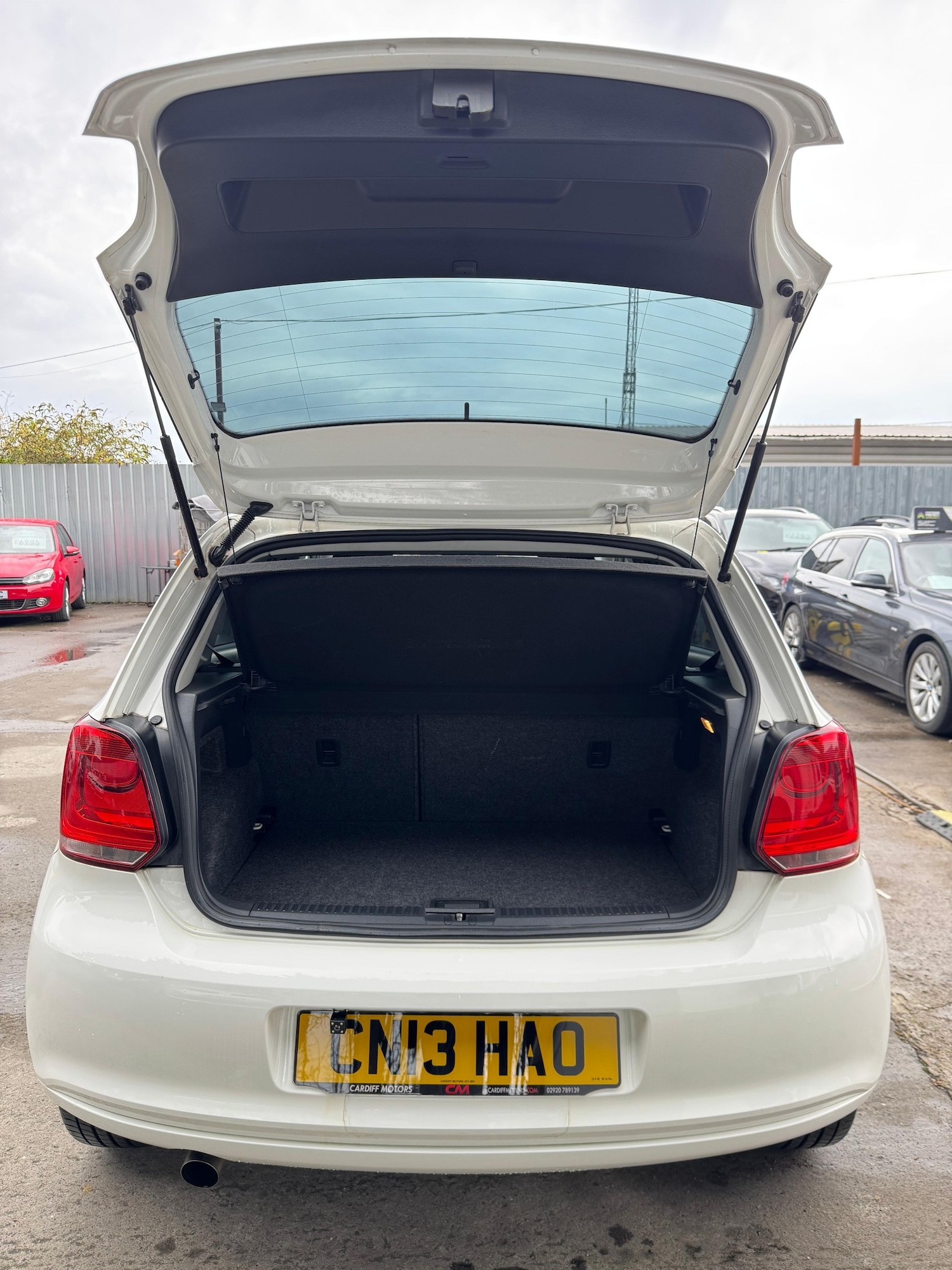 Used Volkswagen Polo 2013 for sale - 76609298: Photo 11