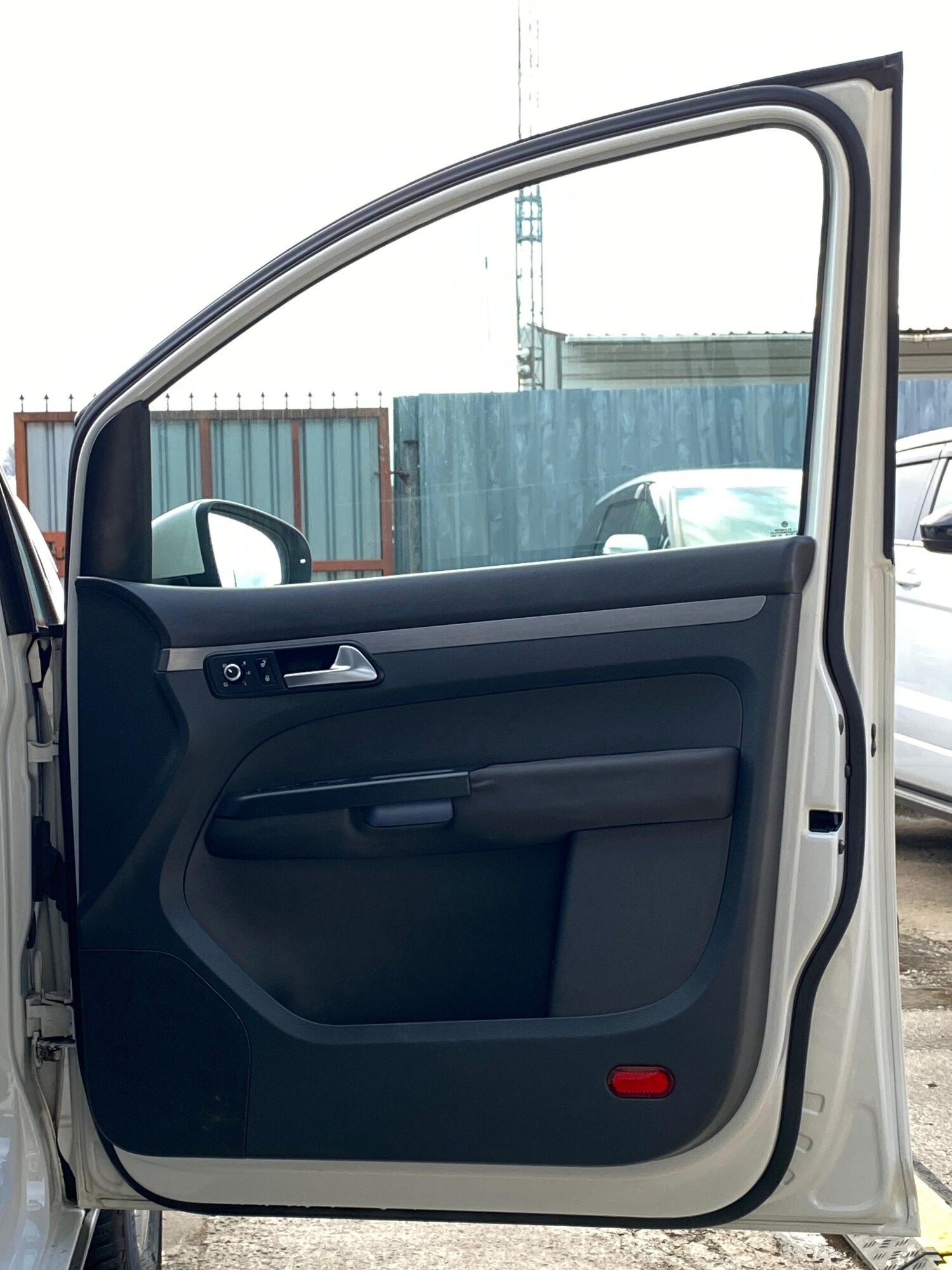 Used Volkswagen Touran 2013 for sale - 77739183: Photo 28