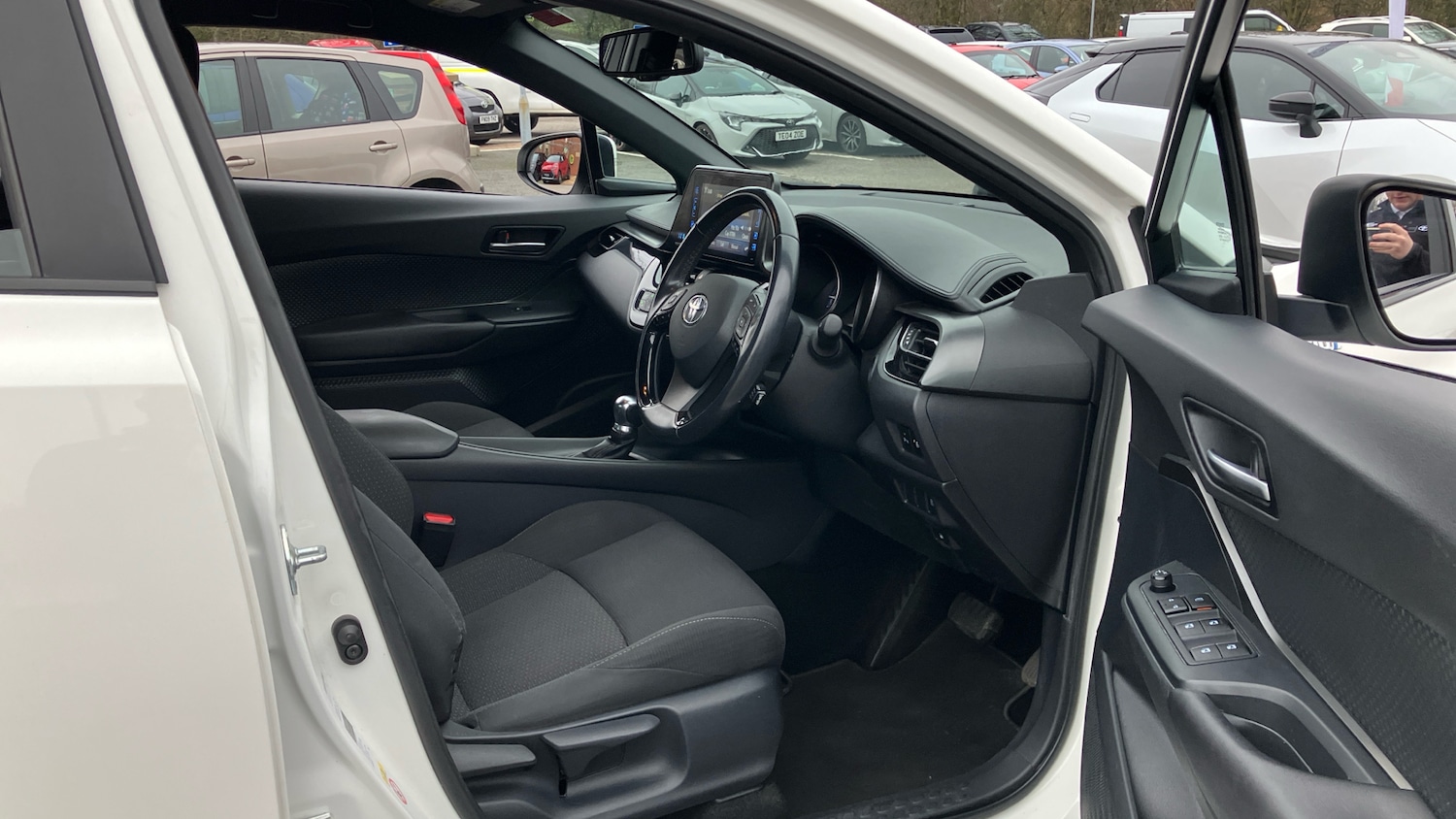 Used Toyota C-HR 2018 for sale - 77554944: Photo 11