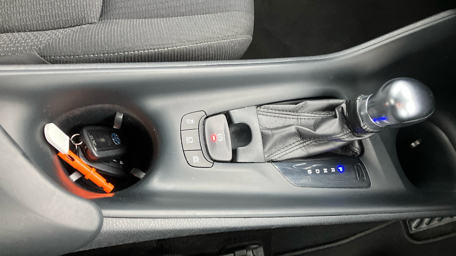 Used Toyota C-HR 2018 for sale - 77554944: Photo 49