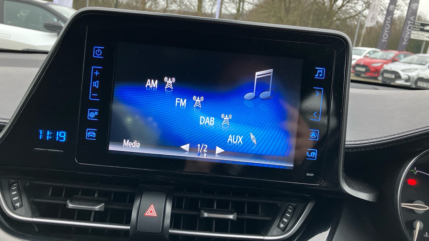 Used Toyota C-HR 2018 for sale - 77554944: Photo 53