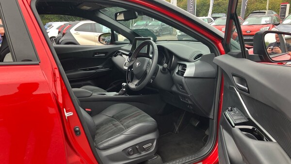 Used Toyota C-HR 2023 for sale - 75557578: Photo 11