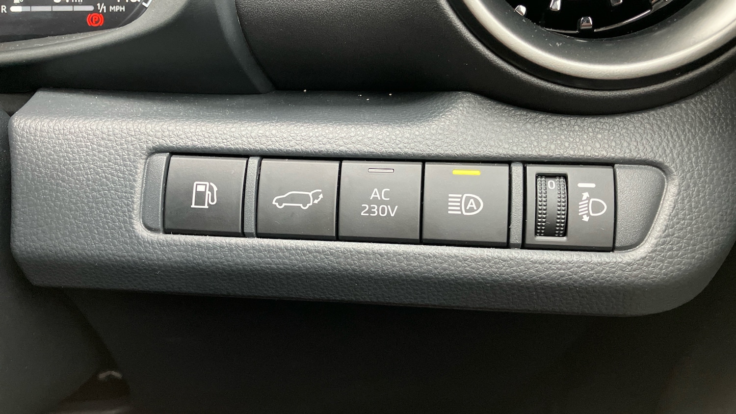 Used Toyota C-HR 2024 for sale - 77124970: Photo 50