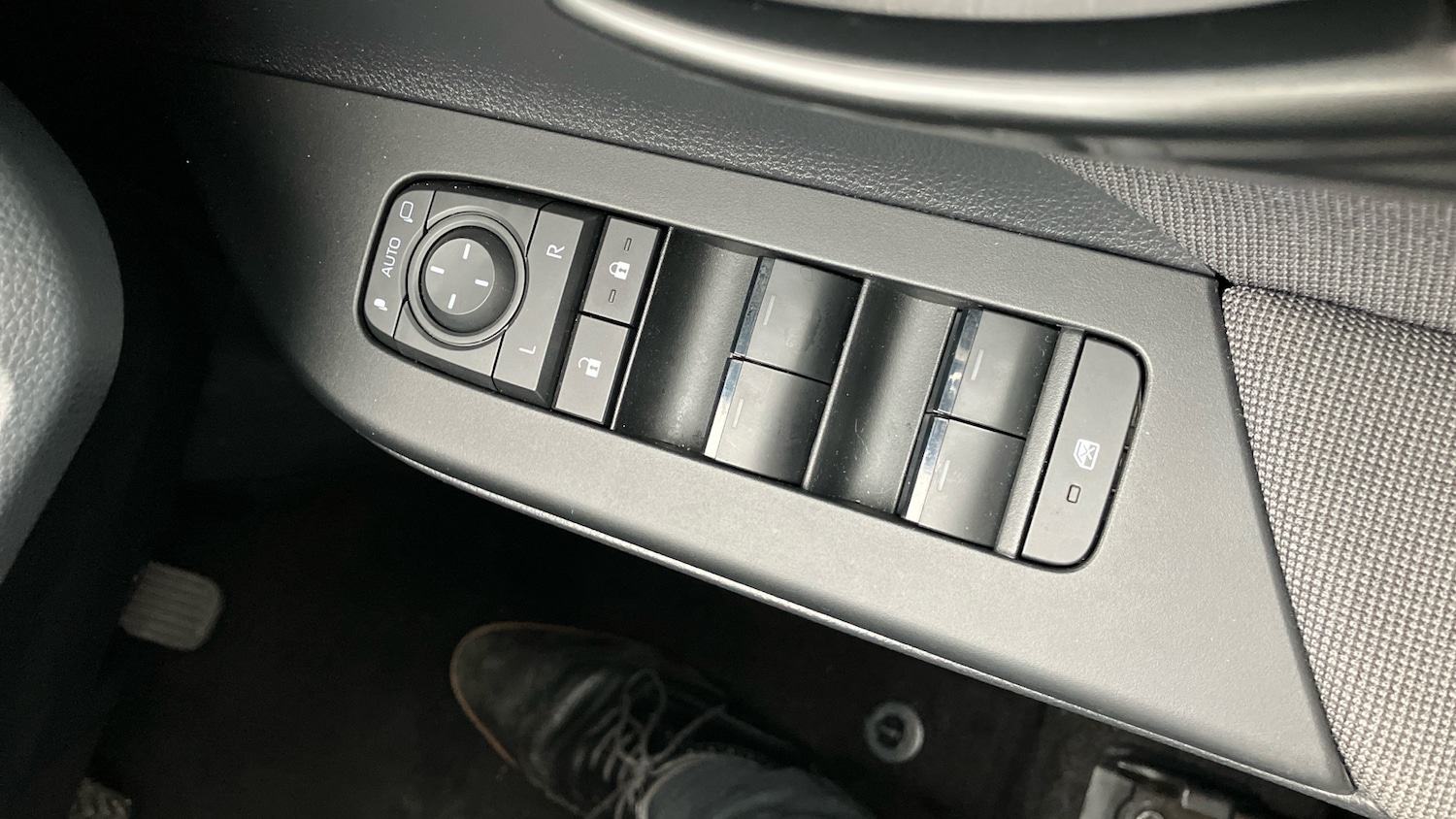 Used Toyota C-HR 2024 for sale - 77124970: Photo 51