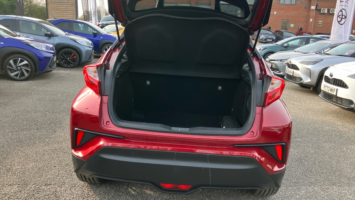 Used Toyota C-HR 2018 for sale - 78198701: Photo 14